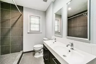 4702 Maple St, Bellaire, TX 77401 - Photo 13