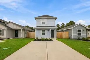 10867 N Baron Vlg Dr, Conroe, TX 77306 - Photo 3