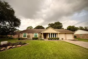 1309 Piney Woods Dr, Friendswood, TX 77546 - Photo 1