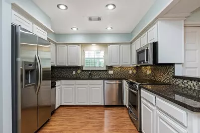 5511 Greentree Drive Drive, Sugar Land, TX 77479 - Photo 13