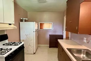 5522 Woodlark St, Houston, TX 77017 - Photo 13