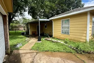 5522 Woodlark St, Houston, TX 77017 - Photo 3