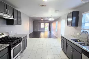 9514 Manorstone Ct, Houston, TX 77044 - Photo 5