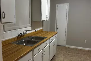 5831 Lyndhurst Dr, Houston, TX 77033 - Photo 7