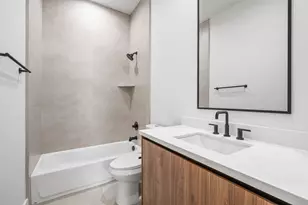 104 Tolima Dove St, Houston, TX 77018 - Photo 5