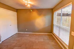 9138 Wilcrest Dr, Houston, TX 77099 - Photo 7