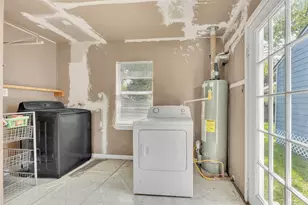 221 E 2nd St, Deer Park, TX 77536 - Photo 19