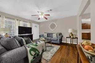 221 E 2nd St, Deer Park, TX 77536 - Photo 5