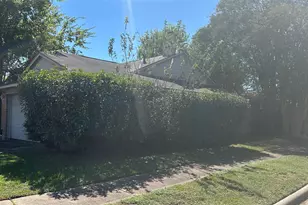 1802 Pinewood Park Dr, Missouri City, TX 77489 - Photo 3