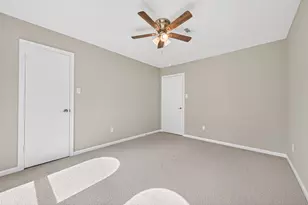 1307 Hitherfield Dr, Sugar Land, TX 77498 - Photo 19