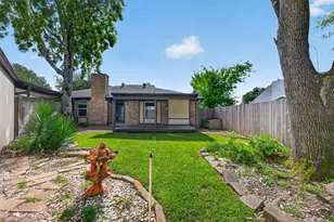 1307 Hitherfield Dr, Sugar Land, TX 77498 - Photo 19