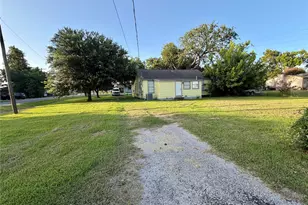 503 McKee St, Clute, TX 77531 - Photo 15