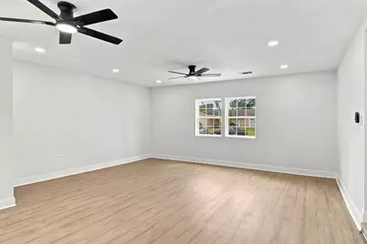 3931 Tiffany Drive, Houston, TX 77045 - Photo 5