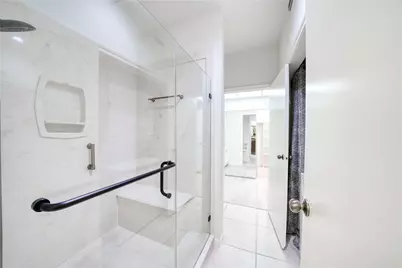 11711 Memorial Dr Drive #573, Houston, TX 77024 - Photo 15