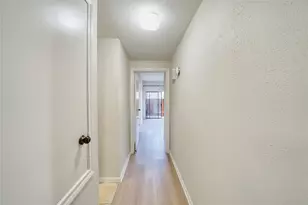 11711 Memorial Dr Dr, Houston, TX 77024 - Photo 17