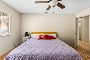 1 E Woodtimber Ct, Spring, TX 77381 - Photo 9