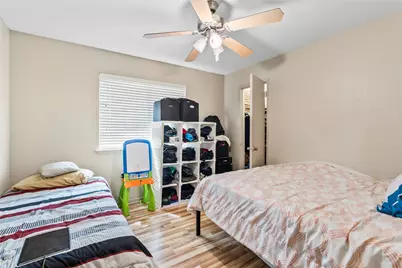 1 E Woodtimber Court, Spring, TX 77381 - Photo 11