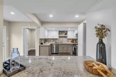 1810 N Red Cedar Circle, The Woodlands, TX 77380 - Photo 5