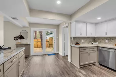 1810 N Red Cedar Circle, The Woodlands, TX 77380 - Photo 9