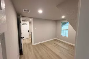 5238 Pease St, Houston, TX 77023 - Photo 9