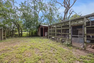 5400 W Bayshore Dr, Bacliff, TX 77518 - Photo 41