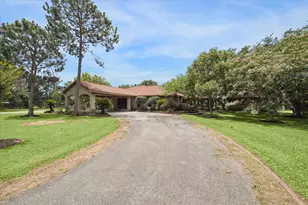5400 W Bayshore Dr, Bacliff, TX 77518 - Photo 5