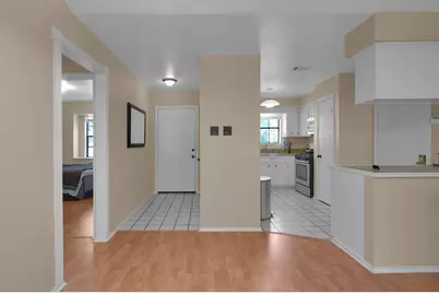 83 Summer Crest Circle, The Woodlands, TX 77381 - Photo 5