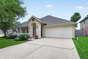 1110 Carriage Ct, Seabrook, TX 77586 - Photo 3