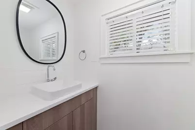 1626 Conrad Sauer Drive, Houston, TX 77043 - Photo 11