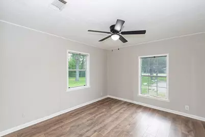 2523 S Broadway Street, La Porte, TX 77571 - Photo 11