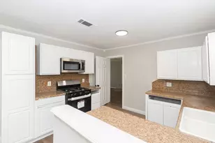 2523 S Broadway St, La Porte, TX 77571 - Photo 7