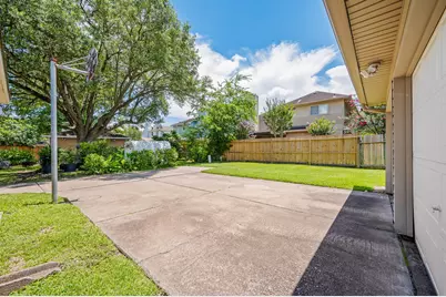 12107 Brighton Lane, Stafford, TX 77477 - Photo 7