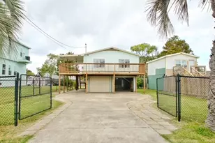 1112 7th St, San Leon, TX 77539 - Photo 5
