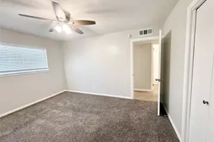 201 S Kaysie St, Angleton, TX 77515 - Photo 11