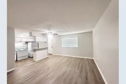 201 S Kaysie Street #3, Angleton, TX 77515 - Photo 5