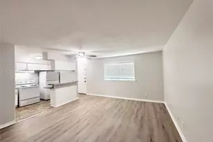 201 S Kaysie St, Angleton, TX 77515 - Photo 5