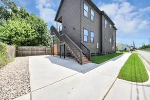 801 E 32nd 1/2 St, Houston, TX 77022 - Photo 35
