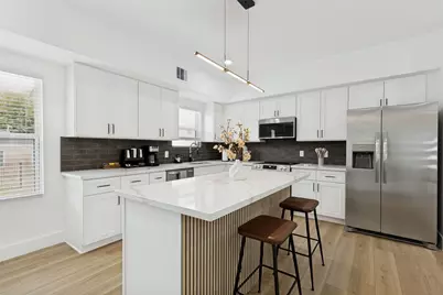 801 E 32nd 1/2 Street #B, Houston, TX 77022 - Photo 25