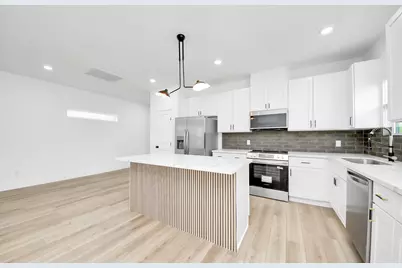 801 E 32nd 1/2 Street #B, Houston, TX 77022 - Photo 27