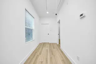 801 E 32nd 1/2 St, Houston, TX 77022 - Photo 29