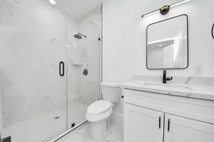 801 E 32nd 1/2 St, Houston, TX 77022 - Photo 33