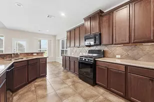 9518 Franklin Dr, Mont Belvieu, TX 77523 - Photo 7