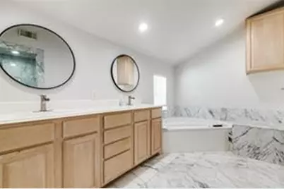 1318 Peden Street #D, Houston, TX 77006 - Photo 17