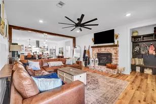 229 Montclaire Dr, West Columbia, TX 77486 - Photo 9