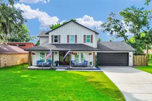 229 Montclaire Dr, West Columbia, TX 77486 - Photo 1