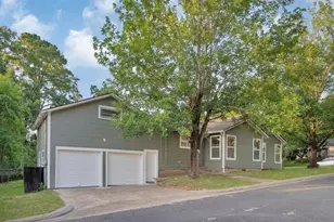 1930 Ave P, Huntsville, TX 77340 - Photo 3