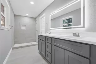 1930 Ave P, Huntsville, TX 77340 - Photo 25