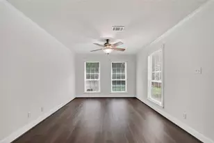 3938 Vauxhall Dr S, Houston, TX 77047 - Photo 11