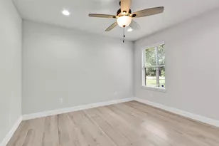 11087 Sutton Pl Dr, Willis, TX 77378 - Photo 21