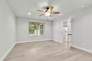 11087 Sutton Pl Dr, Willis, TX 77378 - Photo 17